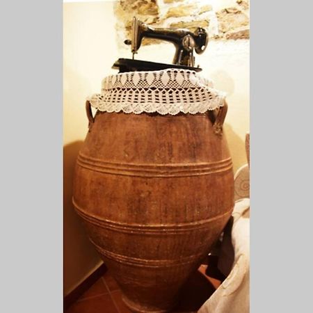 Traditional Cretan Stone House In The Center Of Crete Litos Exterior foto