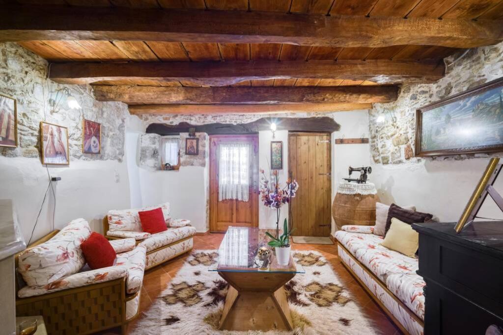 Traditional Cretan Stone House In The Center Of Crete Litos Exterior foto