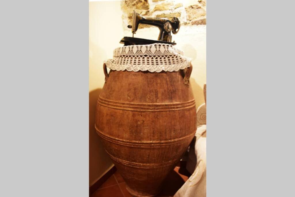 Traditional Cretan Stone House In The Center Of Crete Litos Exterior foto