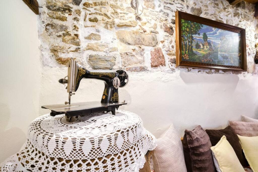 Traditional Cretan Stone House In The Center Of Crete Litos Exterior foto