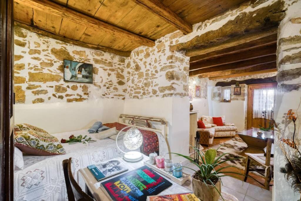 Traditional Cretan Stone House In The Center Of Crete Litos Exterior foto