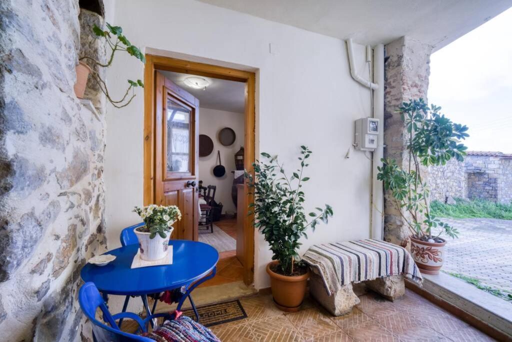 Traditional Cretan Stone House In The Center Of Crete Litos Exterior foto