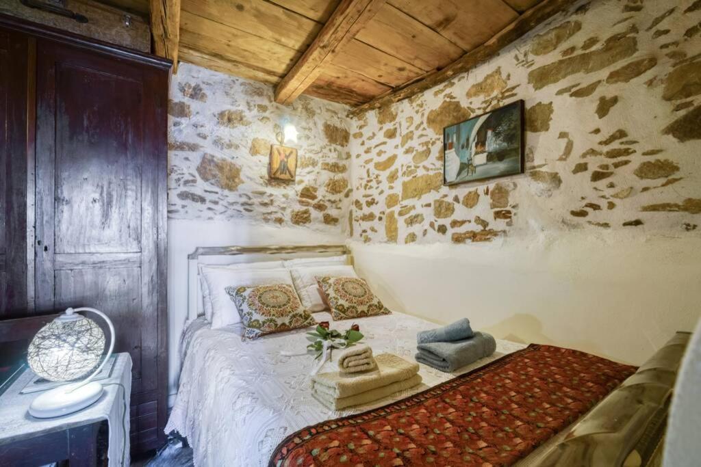 Traditional Cretan Stone House In The Center Of Crete Litos Exterior foto